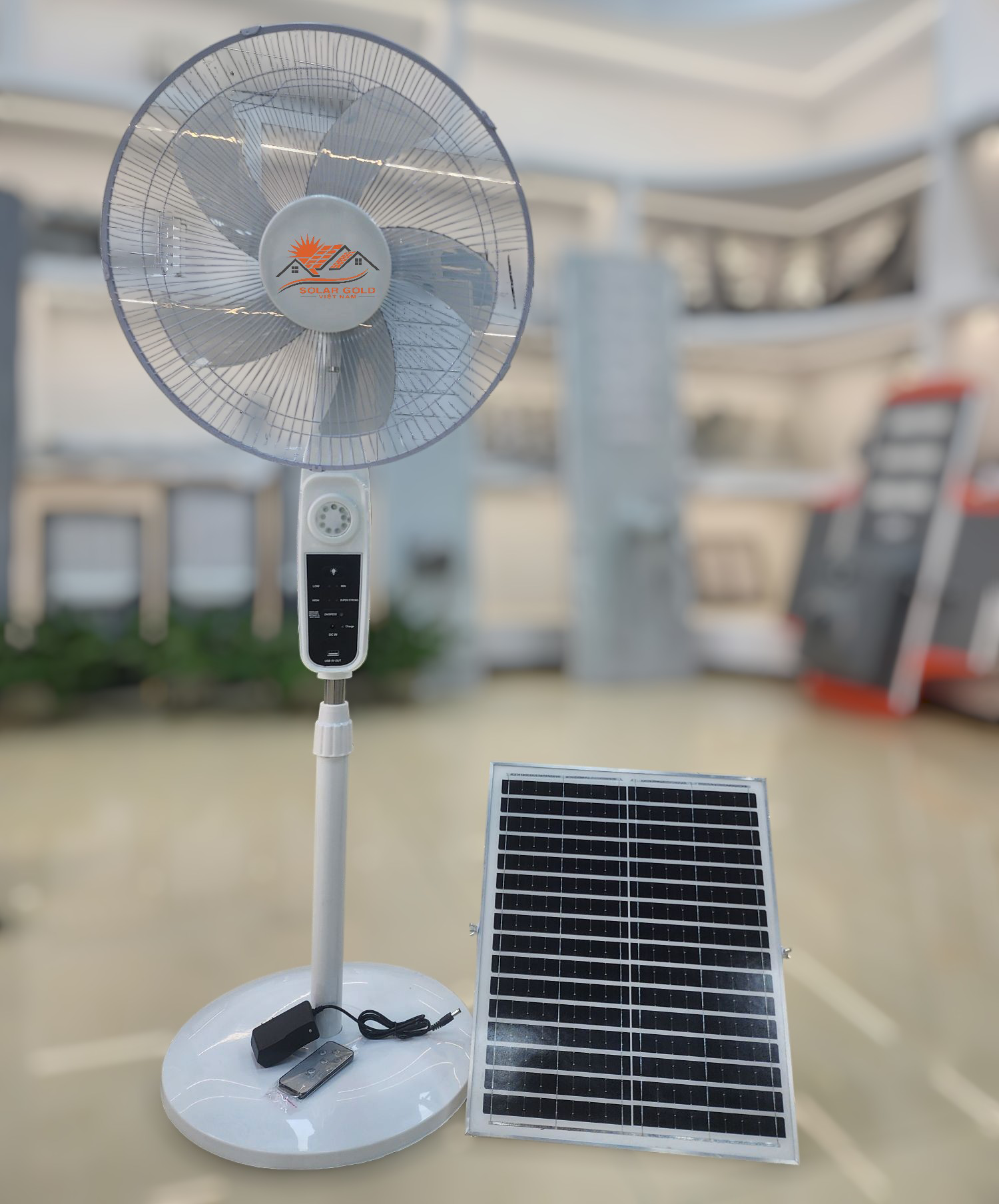 Quạt Cây Tích Điện Năng Lượng Mặt Trời QC015