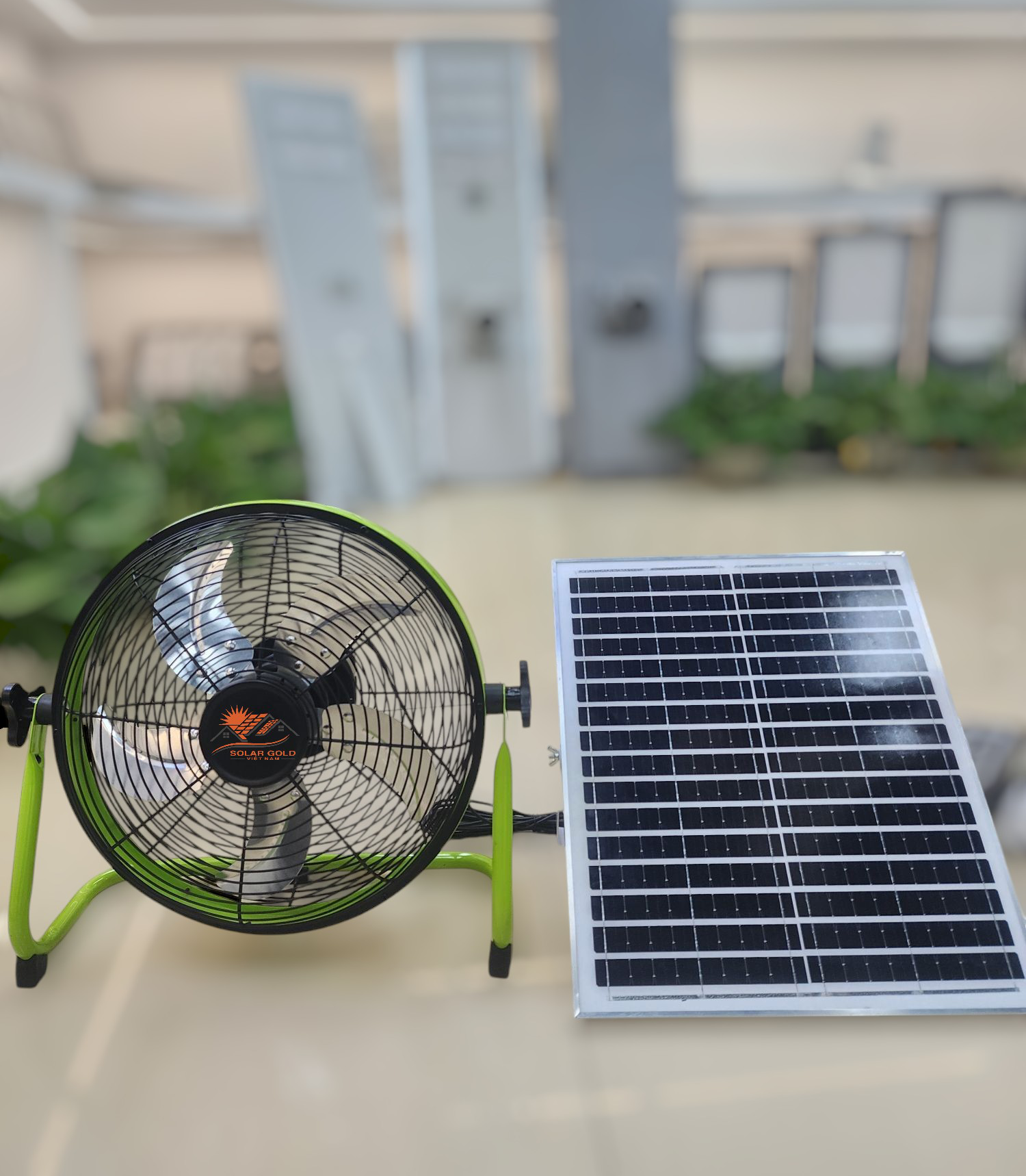 Quạt Chân Quỳ Tích Điện Năng Lượng Mặt Trời QCQ010